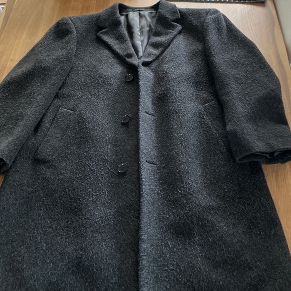 Saks Fifth Avenue Black Label Charcoal Overcoat.  Size 40R.  Wool + Cashmere - Picture 1 of 5